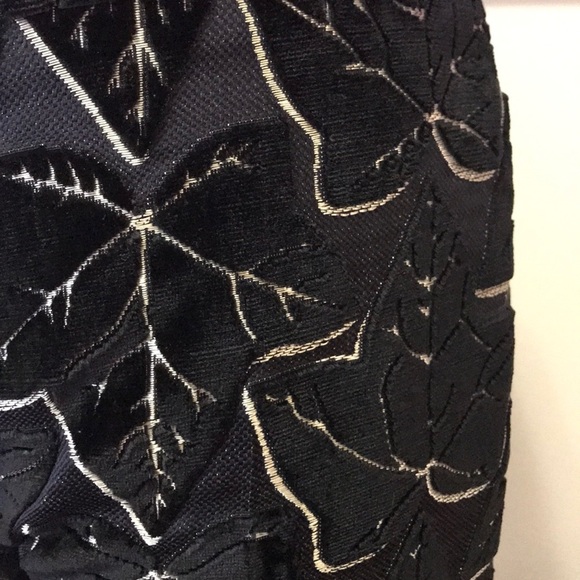 Alexander McQueen Black Cut Velvet Ankle Pants - Picture 6 of 8